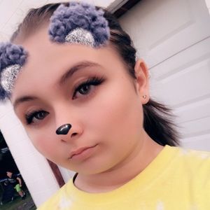 Meet your Posher, Rebecca